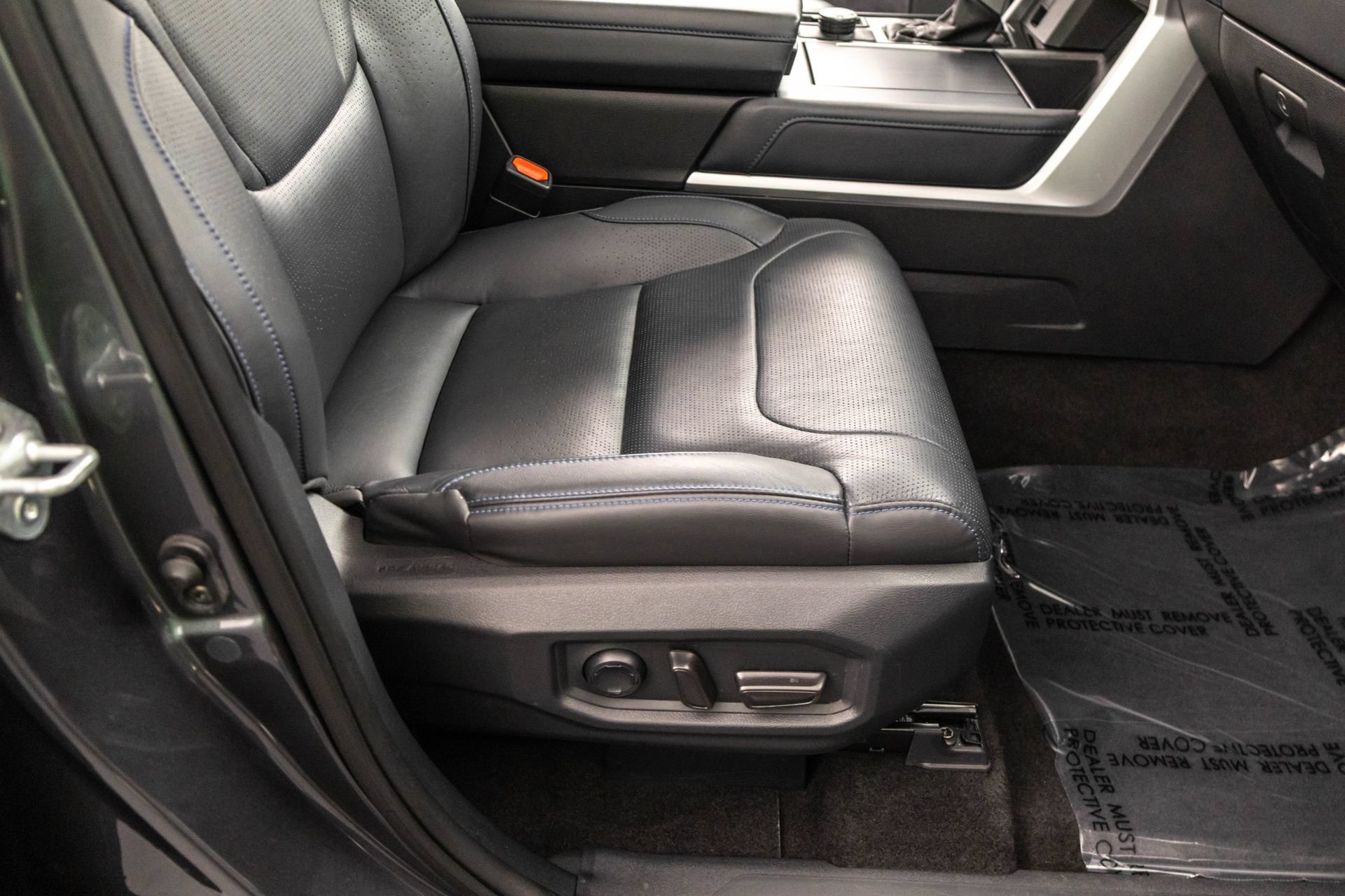 Used 2022 Toyota Tundra Platinum w/ Advanced Package AWD/4WD image 42