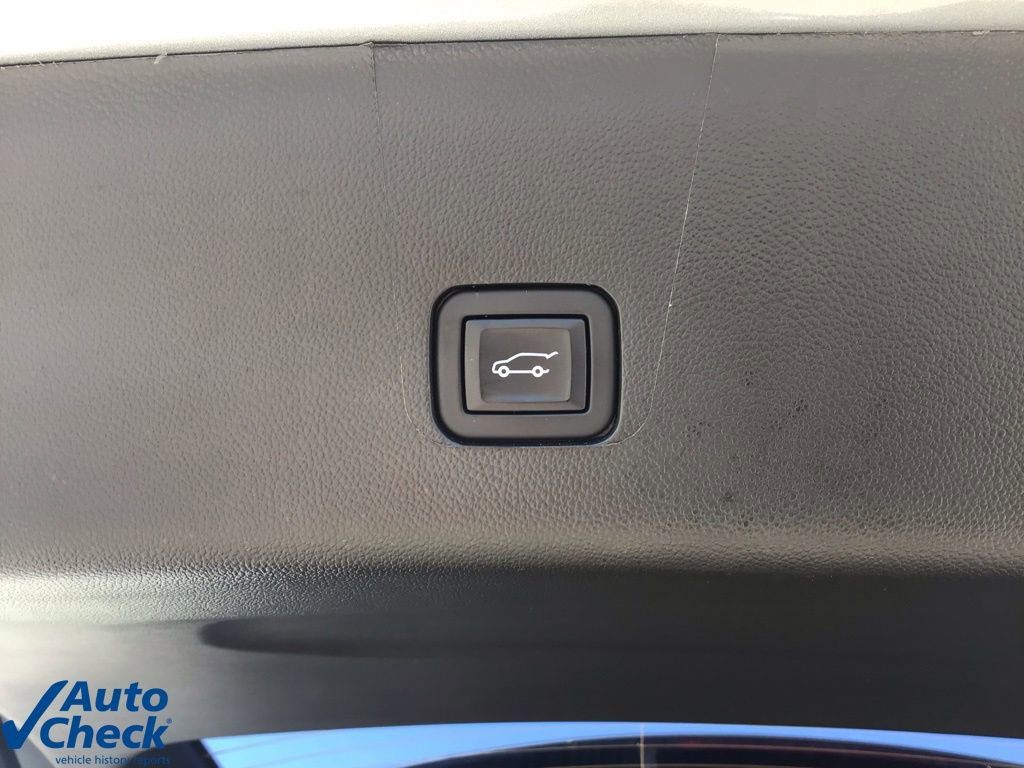 Used 2023 Chevrolet Traverse RS image 7