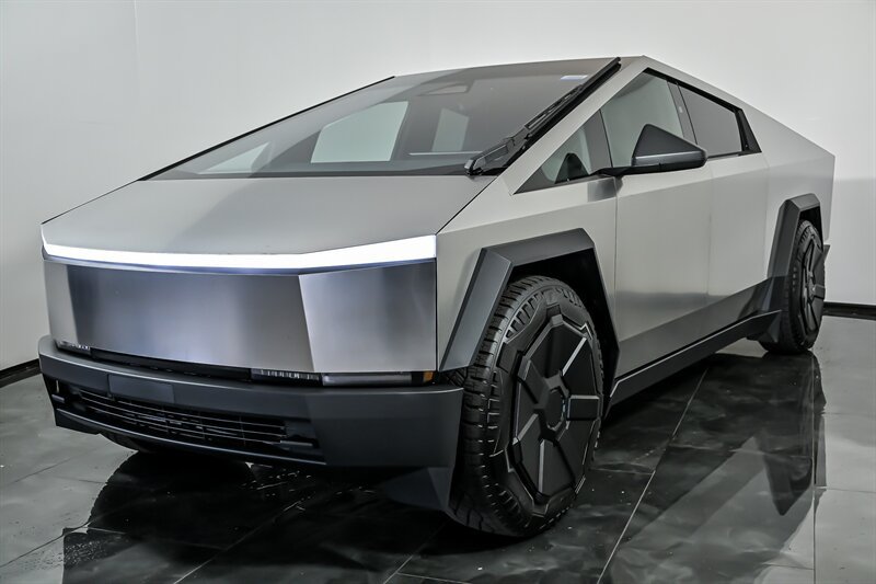 Used 2024 Tesla Cybertruck Cyberbeast AWD/4WD image 5