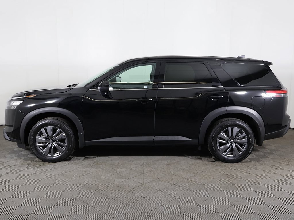 Used 2024 Nissan Pathfinder S image 14