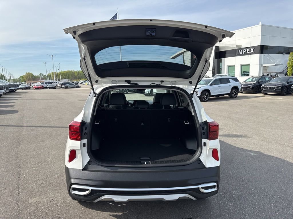 Used 2023 Kia Seltos EX AWD/4WD image 30