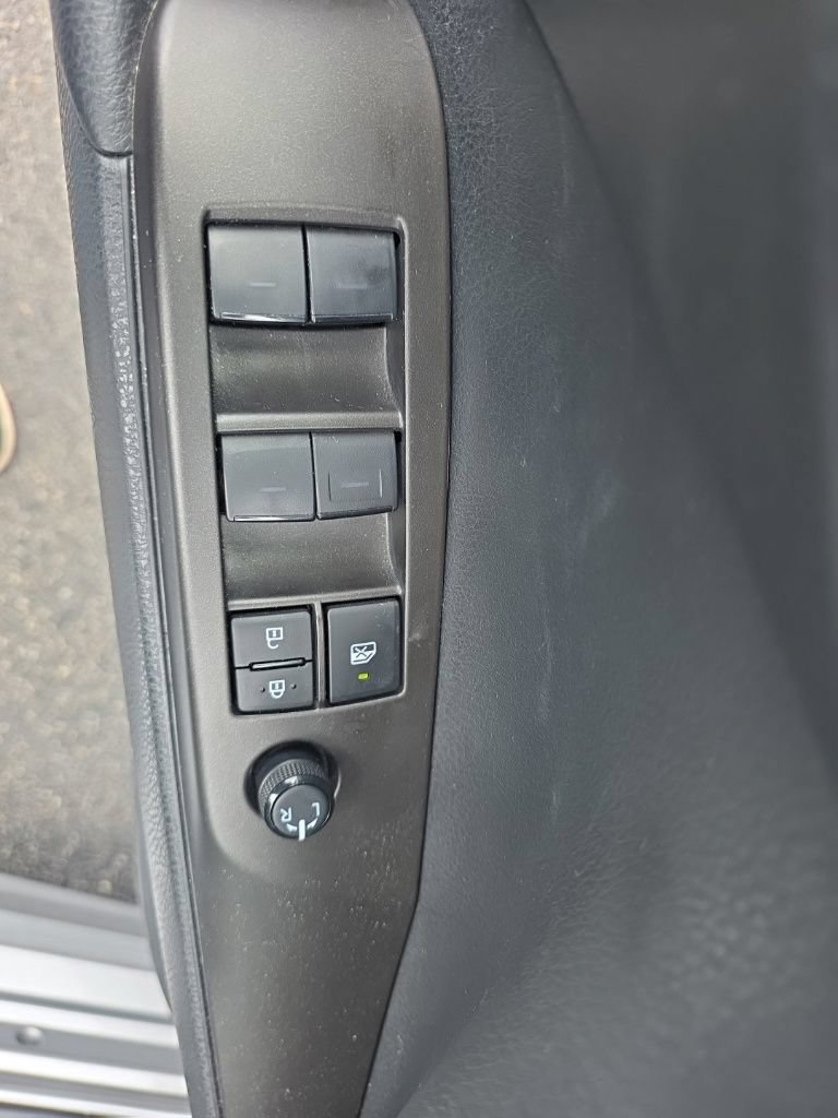 Used 2024 Toyota Camry SE FWD image 13