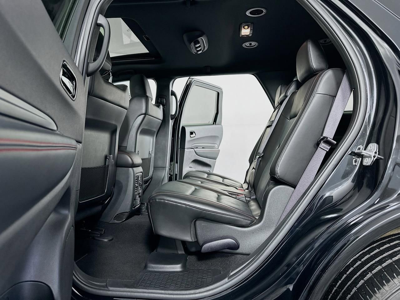 Used 2025 Dodge Durango GT image 31