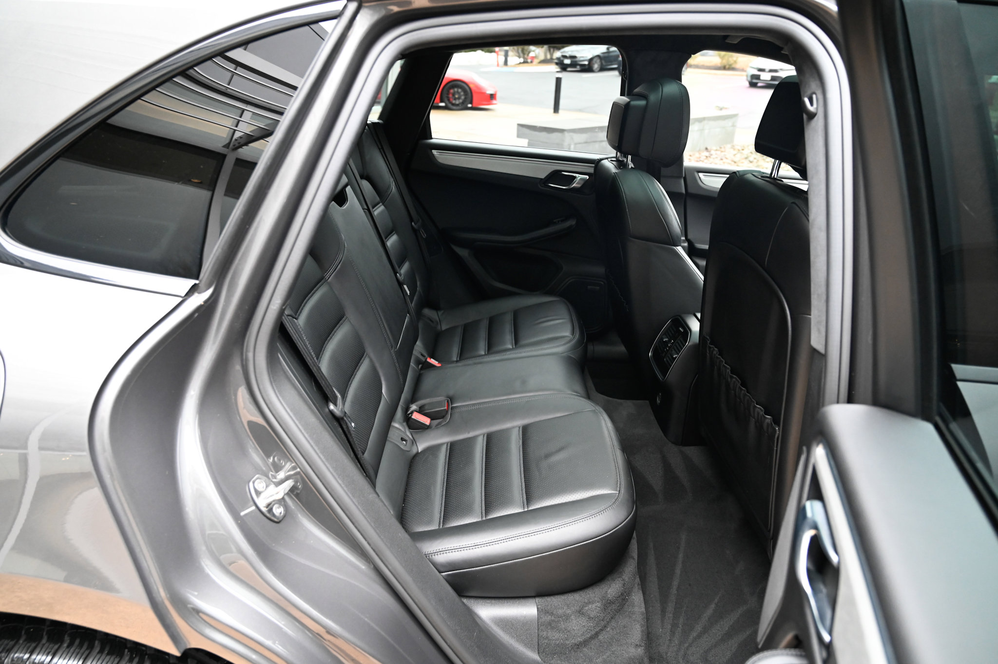 Used 2018 Porsche Macan Turbo image 48