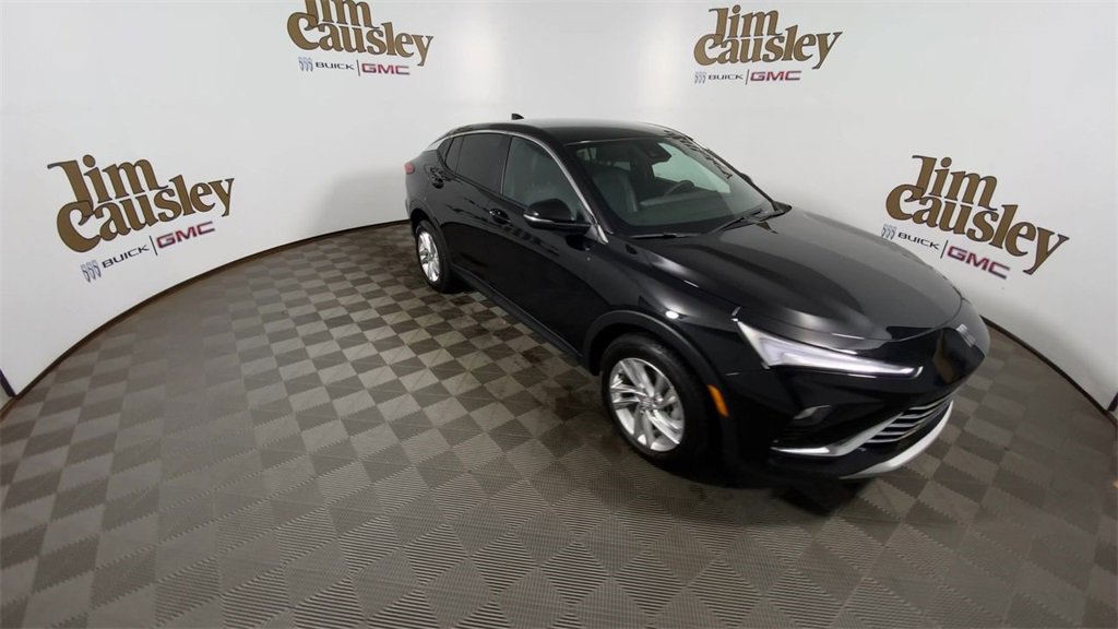 Used 2024 Buick Envista Preferred w/ Convenience I Package image 2