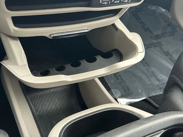Certified 2023 Chrysler Pacifica Touring-L FWD image 21