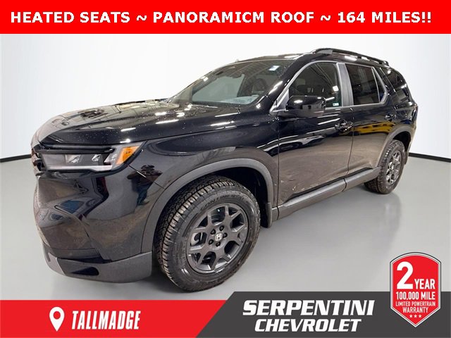 Used 2025 Honda Pilot TrailSport image 1