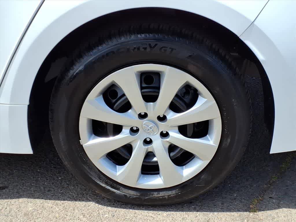 Used 2025 Toyota Corolla LE FWD image 8