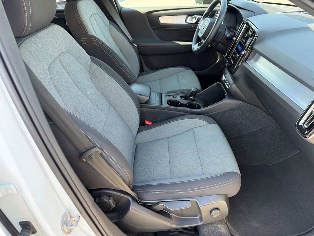 Certified 2024 Volvo XC40 B5 Core AWD/4WD image 14