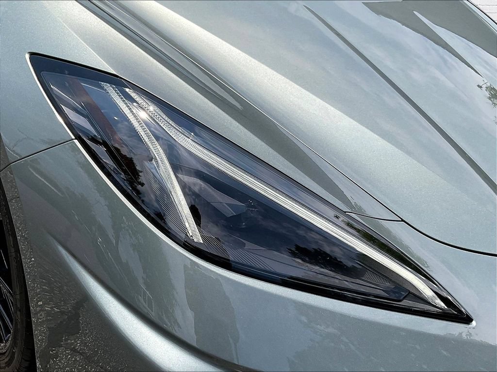 Used 2024 Chevrolet Corvette Stingray Premium Cpe w/ Z51 Performance Package RWD image 21