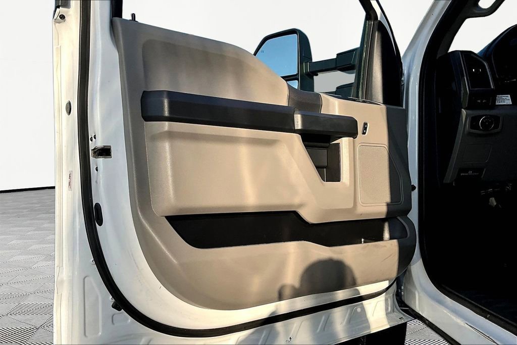 Used 2022 Ford F350 XL w/ Power Equipment Group image 19