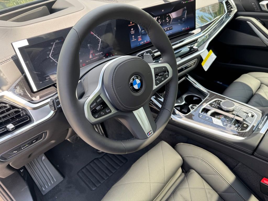 Used 2026 BMW X7 xDrive40i w/ M Sport Package image 15