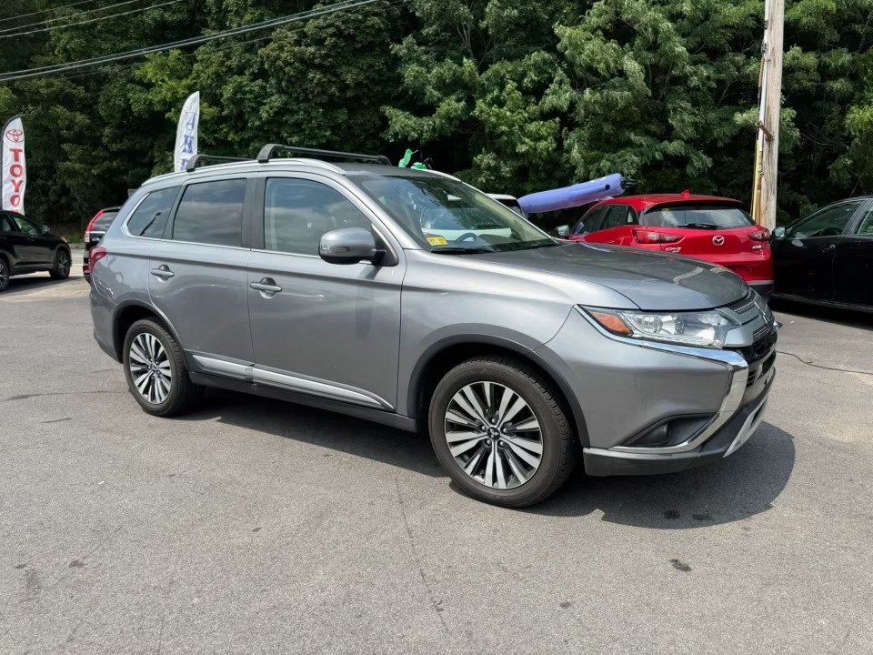Used 2020 Mitsubishi Outlander SE AWD/4WD image 3