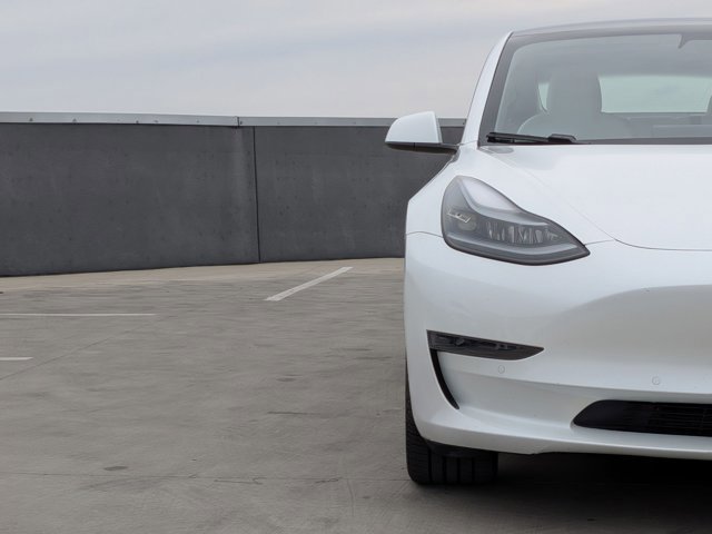 Used 2021 Tesla Model 3 Standard Range Plus image 12