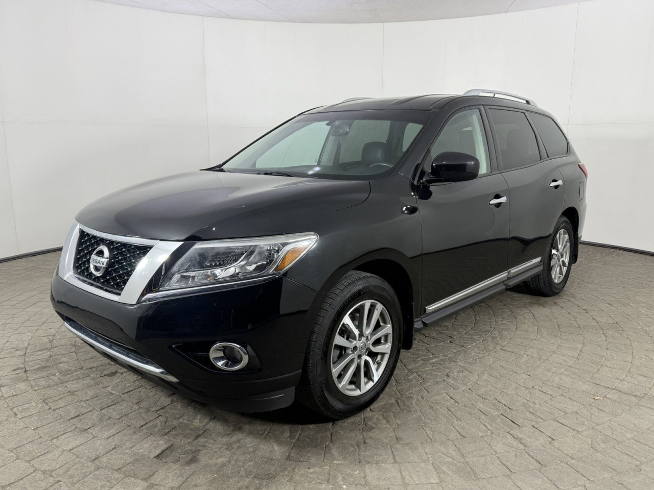 Used 2016 Nissan Pathfinder SL AWD/4WD image 3