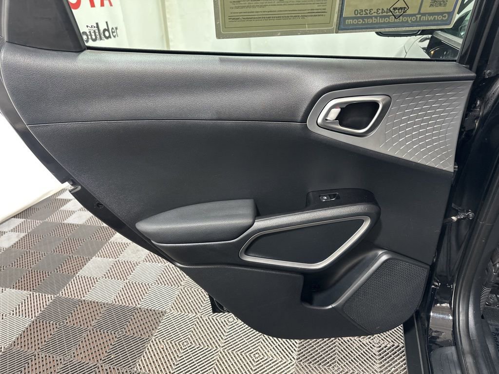 Used 2022 Kia Soul LX w/ Technology Package image 19