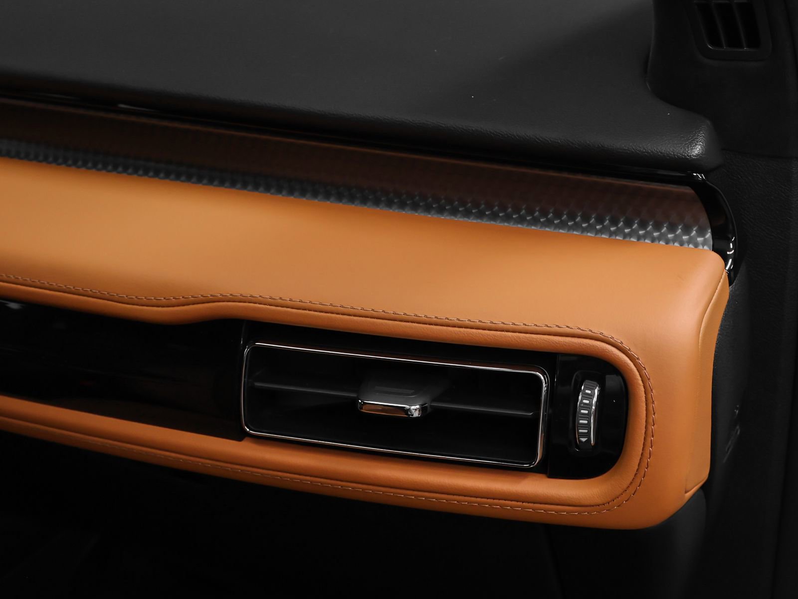 Used 2023 Lincoln Nautilus Black Label AWD/4WD image 23