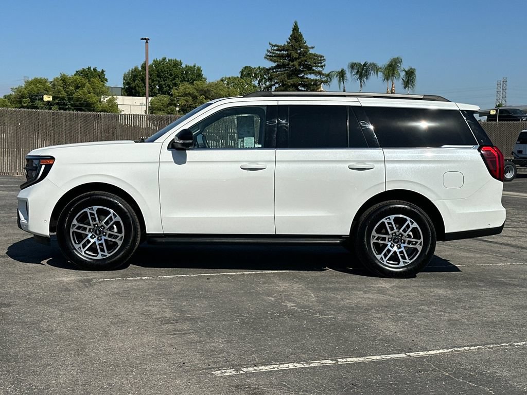 Certified 2025 Ford Expedition Active RWD image 6