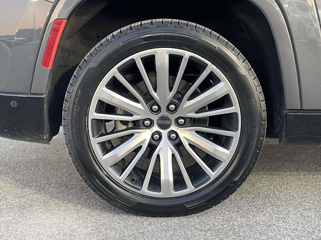 Used 2024 Jeep Grand Wagoneer L Series III image 31