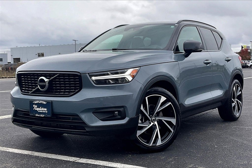 Used 2021 Volvo XC40 T5 R-Design w/ Climate Package image 2