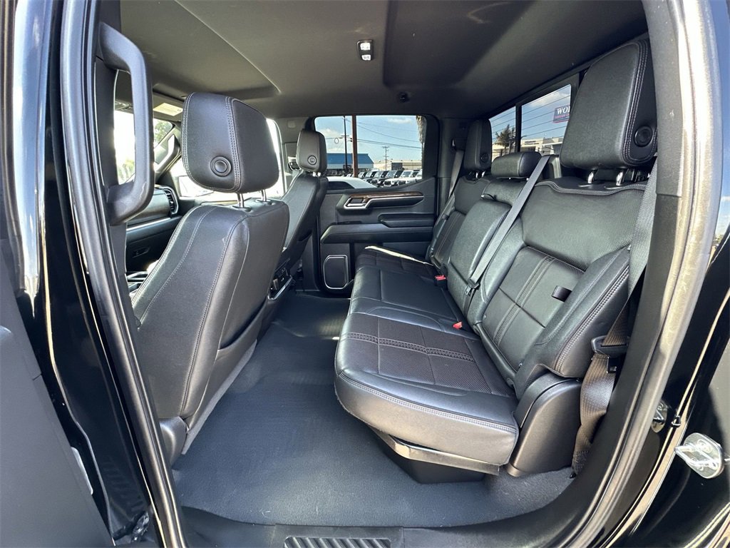 Used 2022 Chevrolet Silverado 1500 High Country w/ Technology Package image 31