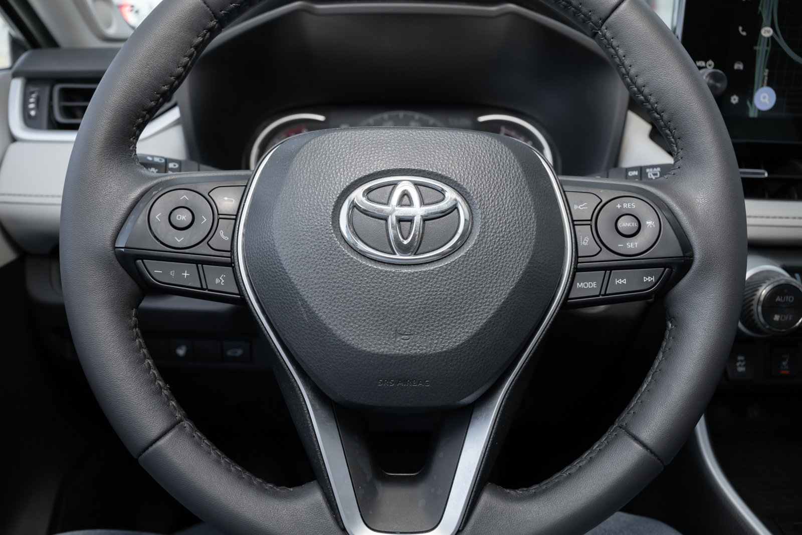 Used 2023 Toyota RAV4 XLE Premium image 23