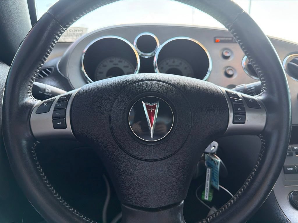 Used 2007 Pontiac Solstice Convertible w/ Premium Package RWD image 20