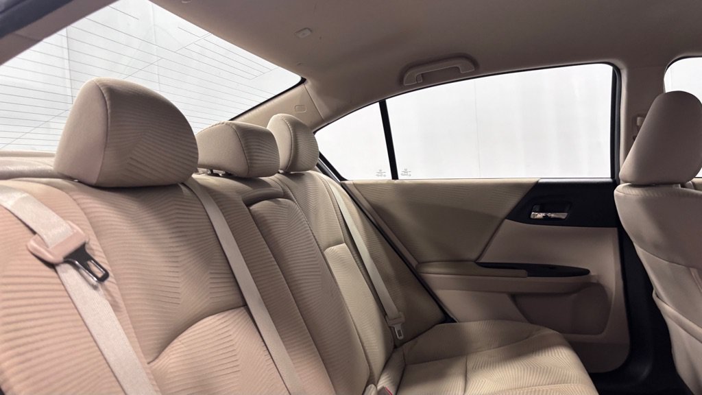 Used 2015 Honda Accord LX image 31