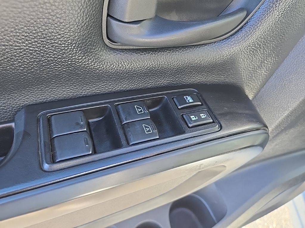 Used 2017 Nissan Titan S image 10