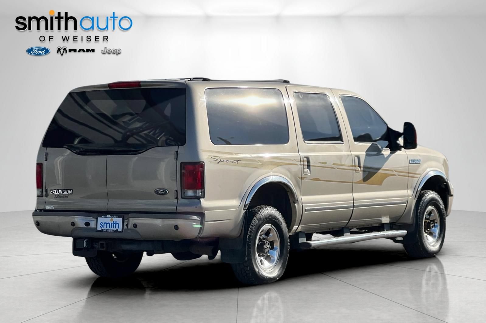Used 2005 Ford Excursion Limited AWD/4WD image 4