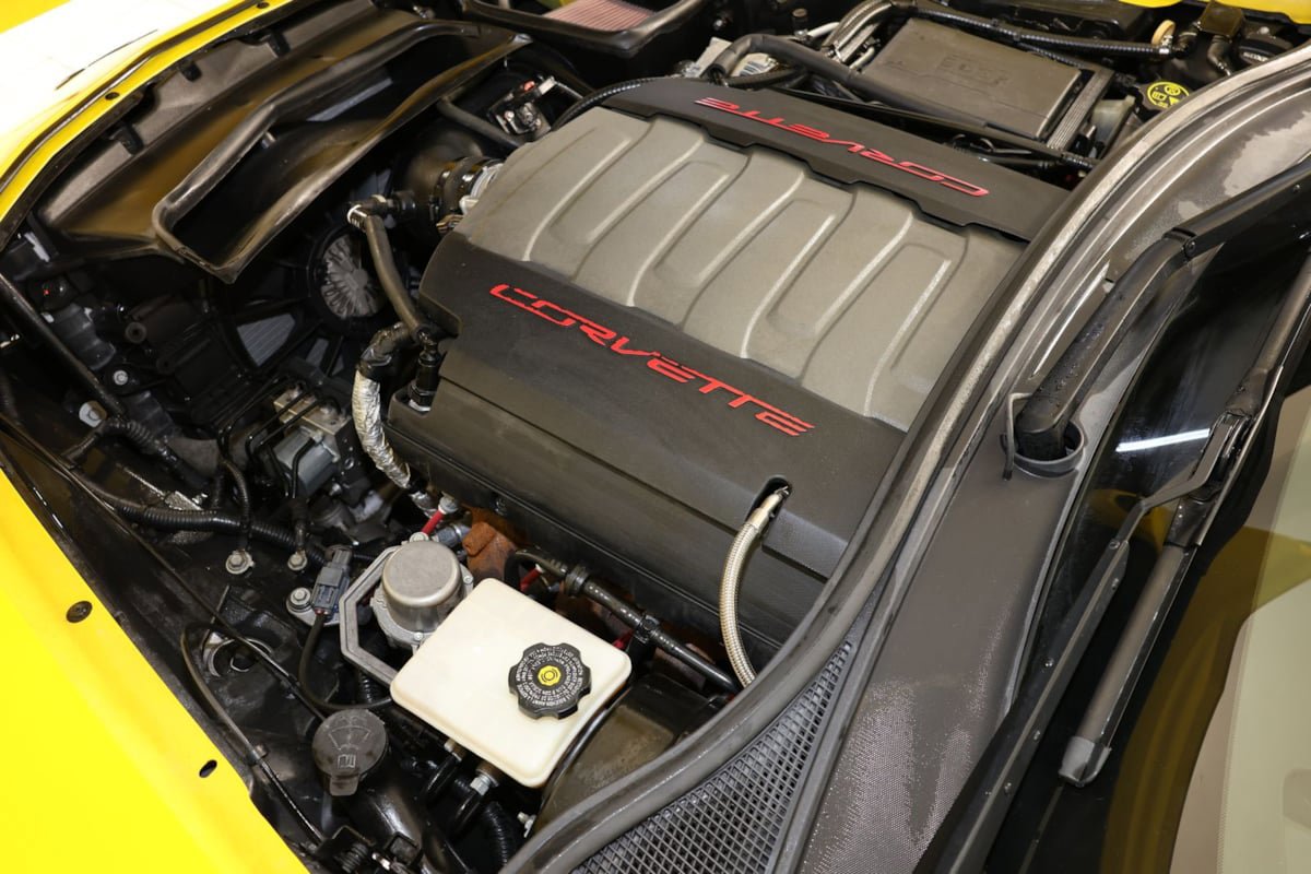 Used 2015 Chevrolet Corvette Stingray Coupe w/ 2LT Preferred Equipment Group image 31