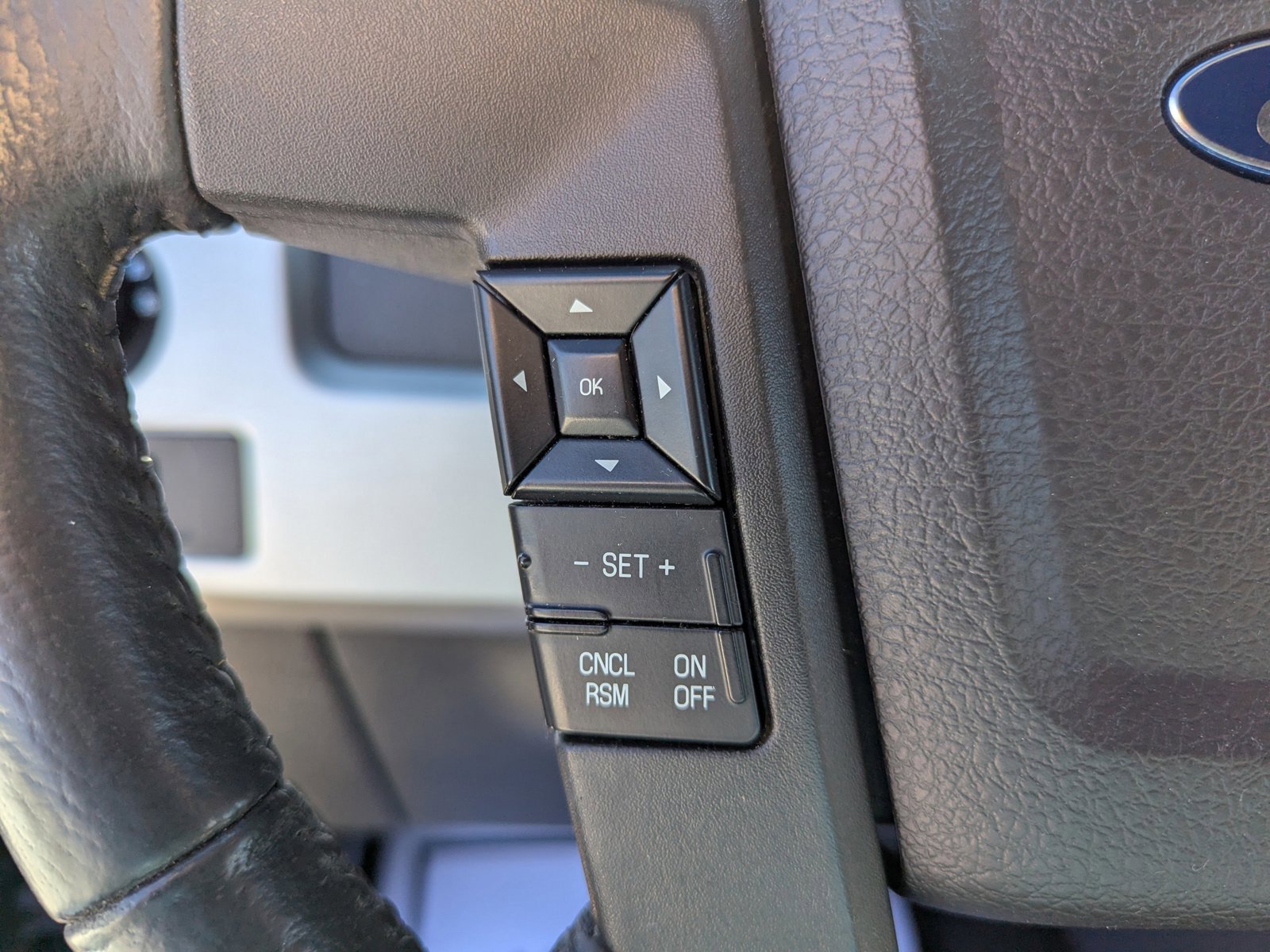 Used 2014 Ford F150 FX4 w/ Equipment Group 402A Luxury AWD/4WD image 14