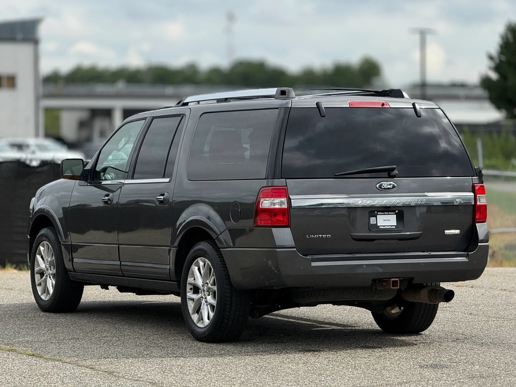 Used 2015 Ford Expedition EL Limited w/ Equipment Group 301A AWD/4WD image 10