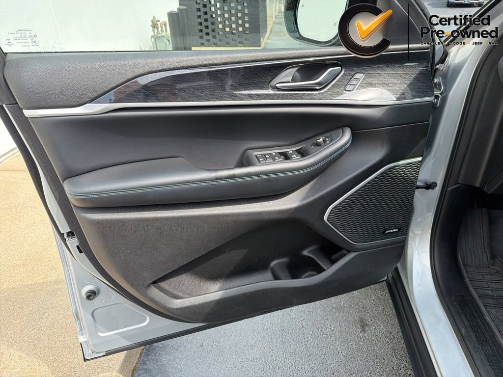 Used 2022 Jeep Grand Cherokee Trailhawk AWD/4WD image 52
