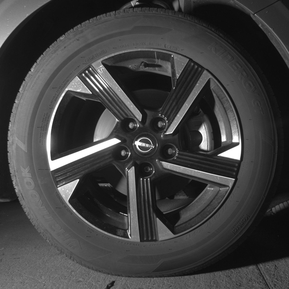 Used 2025 Nissan Sentra SV image 13