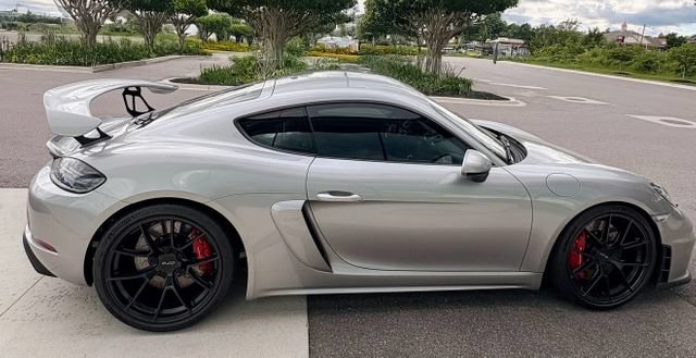Used 2021 Porsche 718 Cayman GT4 RWD image 7