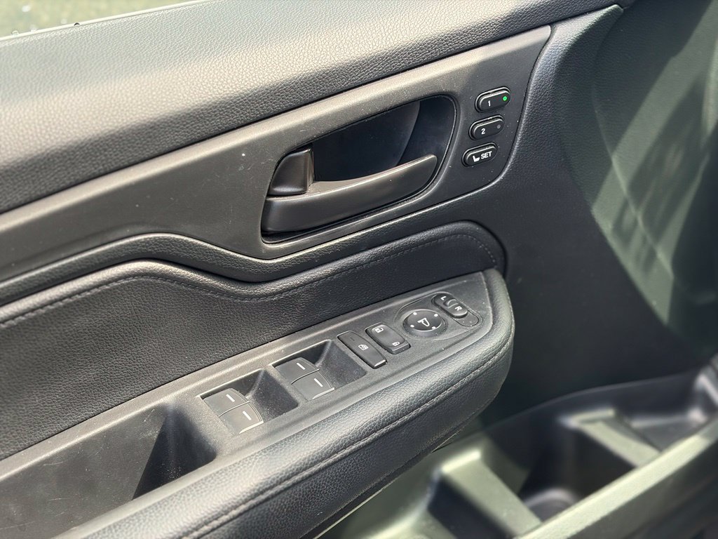 Used 2024 Honda Odyssey EX-L image 21