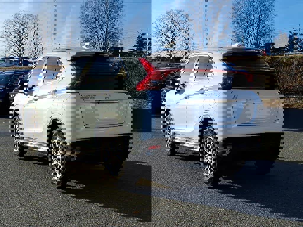 Used 2020 Mitsubishi Eclipse Cross ES image 3