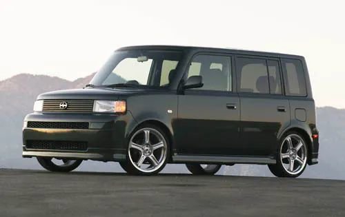 Used 2005 Scion xB FWD image 1