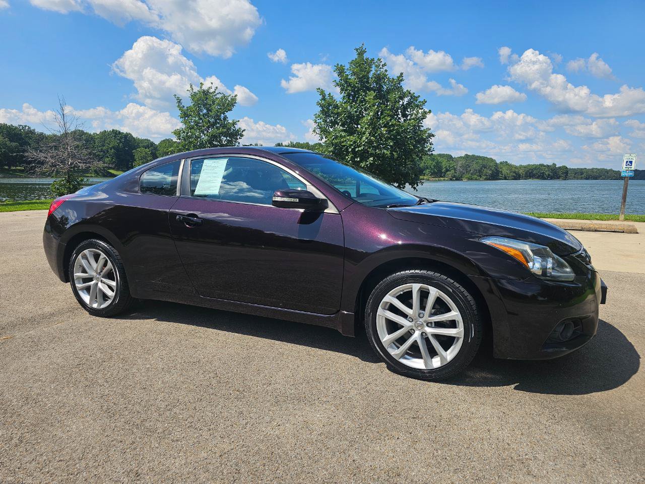 Used 2012 Nissan Altima 3.5 SR FWD image 2