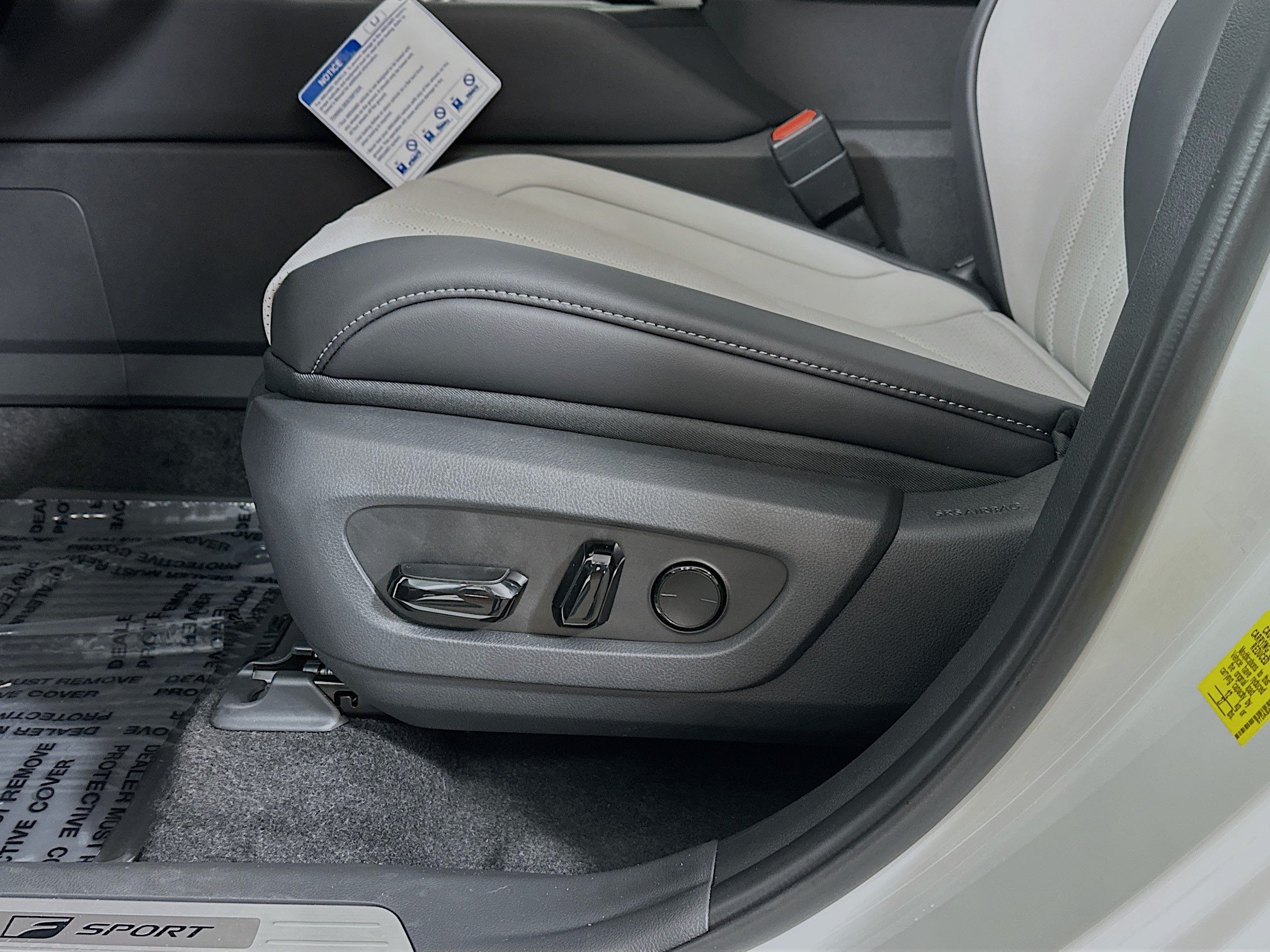 New 2026 Lexus TX 500h AWD w/ Technology Package image 18