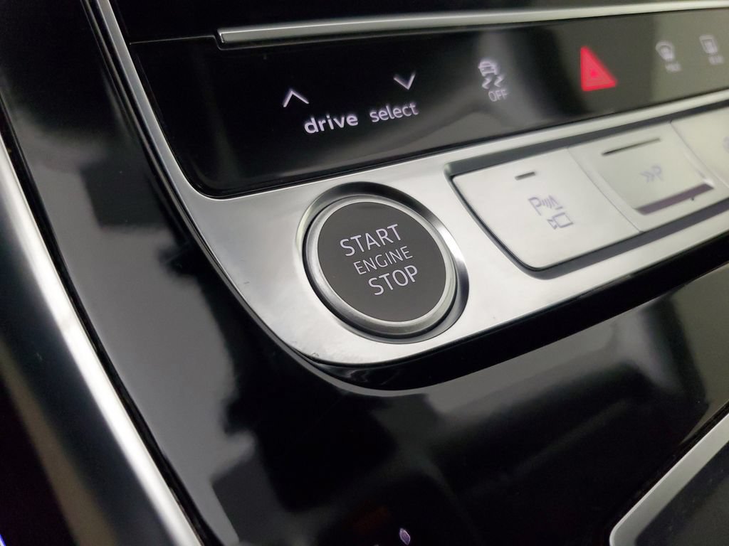 Used 2023 Audi Q8 Prestige AWD/4WD image 34