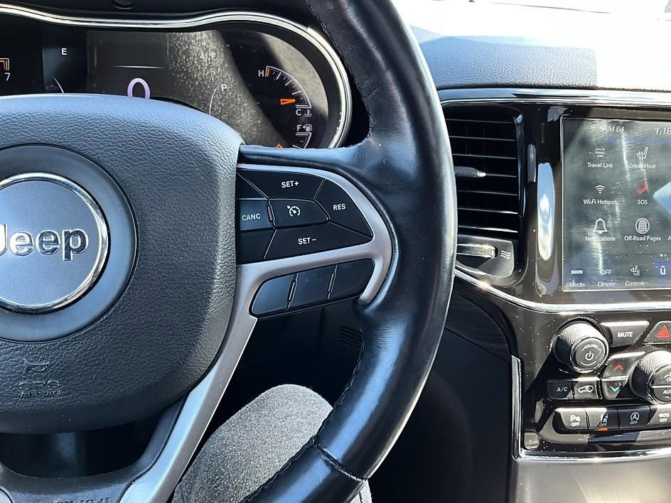 Used 2021 Jeep Grand Cherokee Laredo X image 21