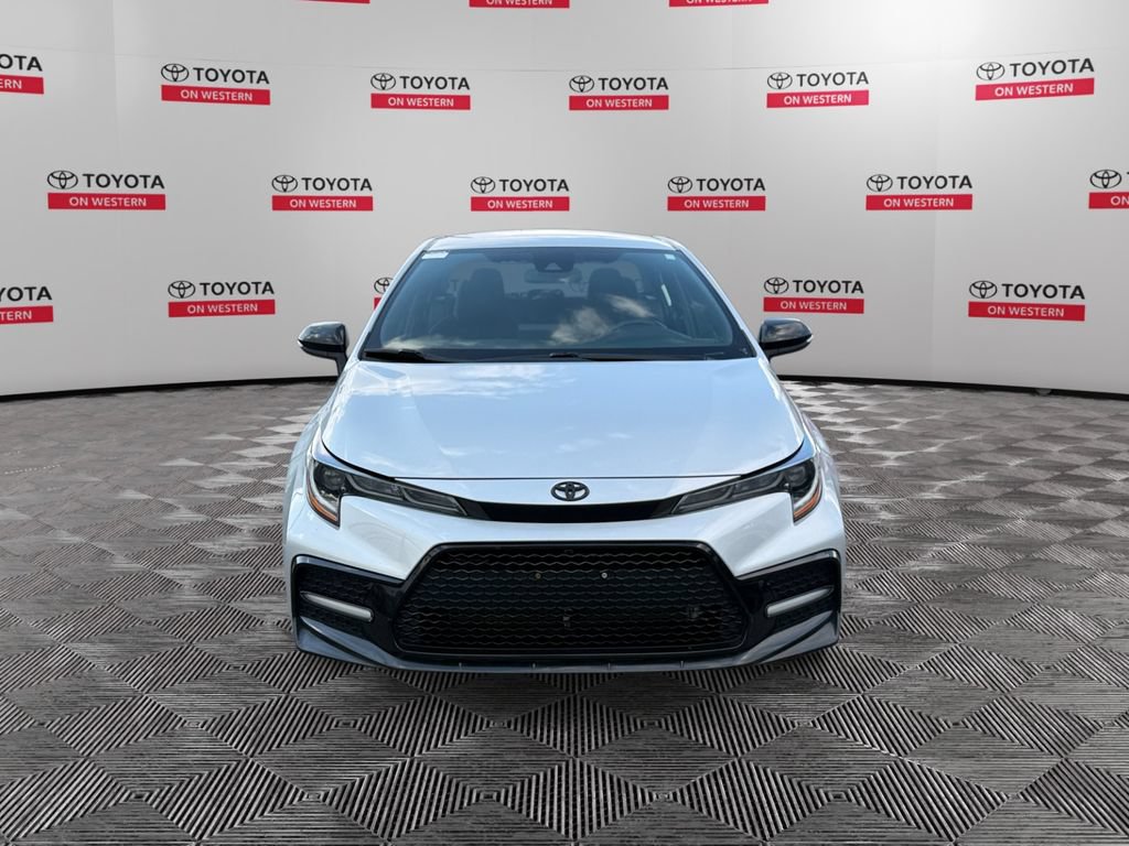Used 2022 Toyota Corolla SE FWD image 2