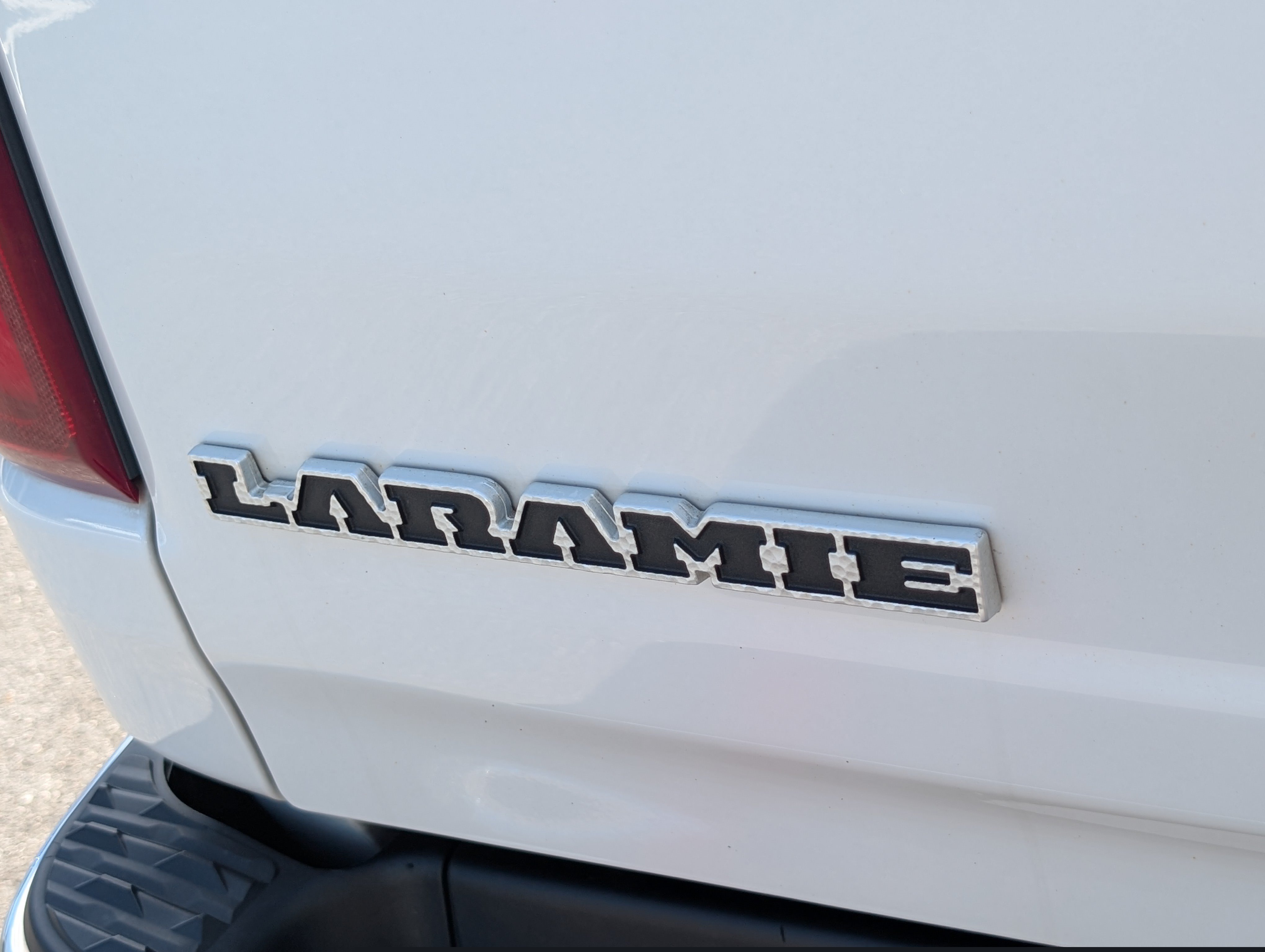 Used 2020 RAM 1500 Laramie AWD/4WD image 9