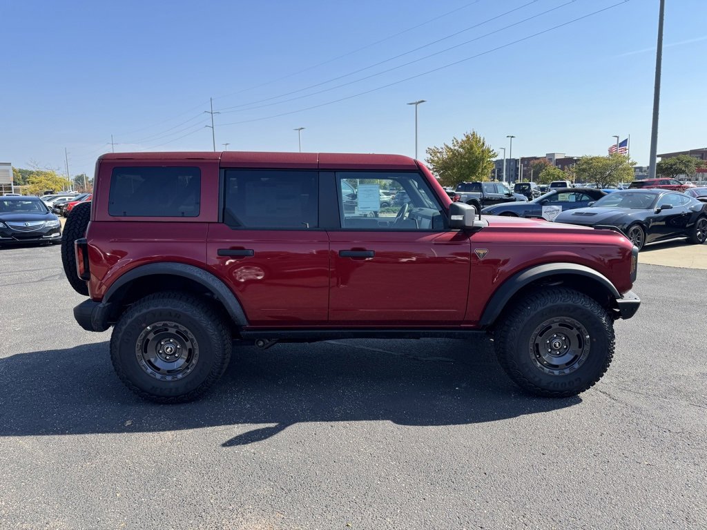 New 2025 Ford Bronco Badlands image 3