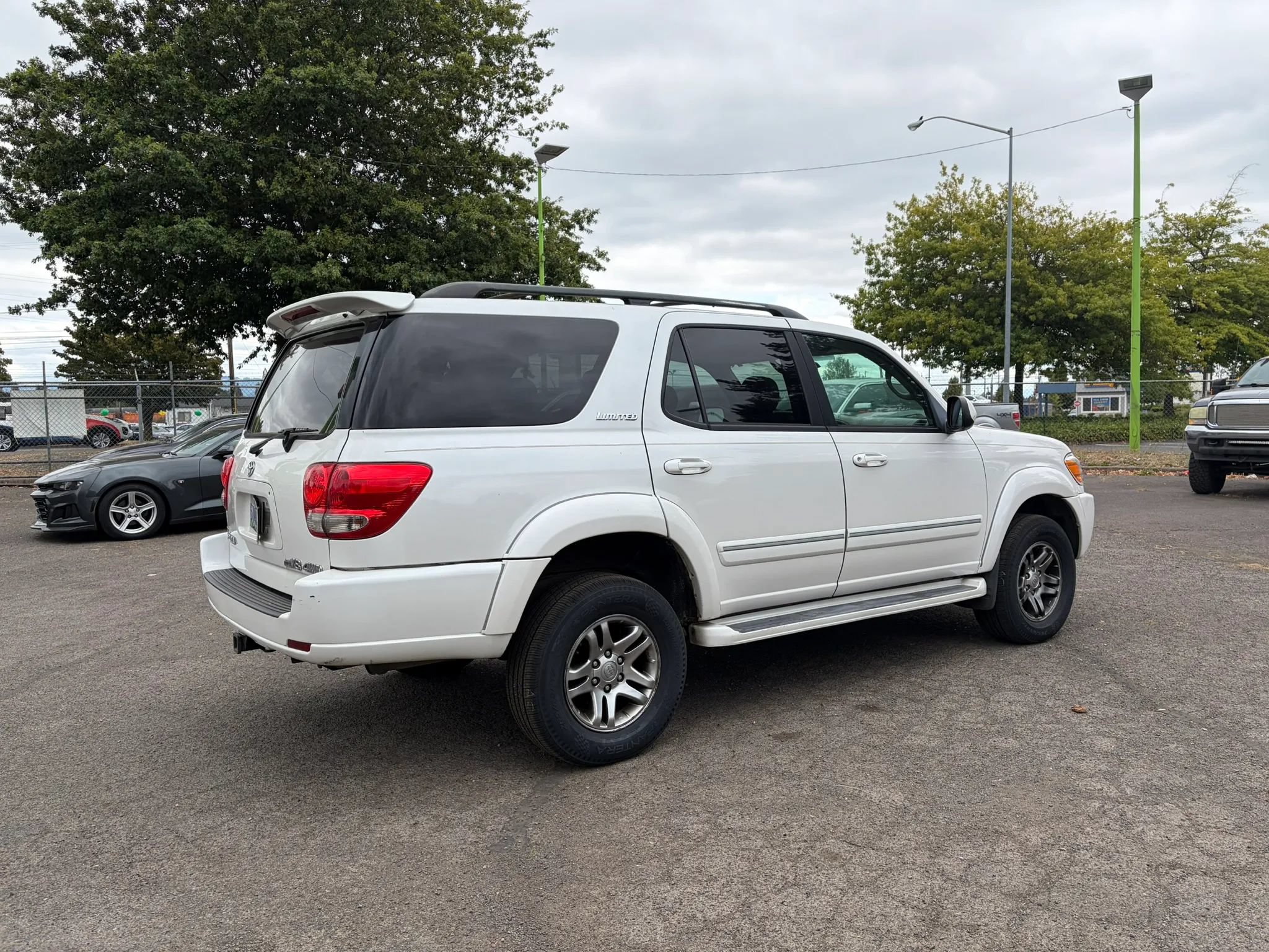 Used 2006 Toyota Sequoia Limited AWD/4WD image 3