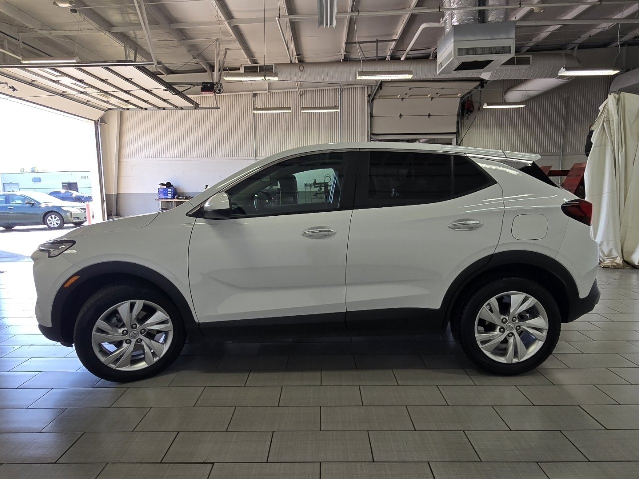 Used 2025 Buick Encore GX Preferred FWD image 11