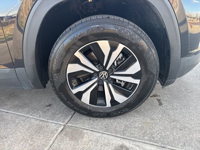 Used 2024 Volkswagen Atlas SE AWD/4WD image 13