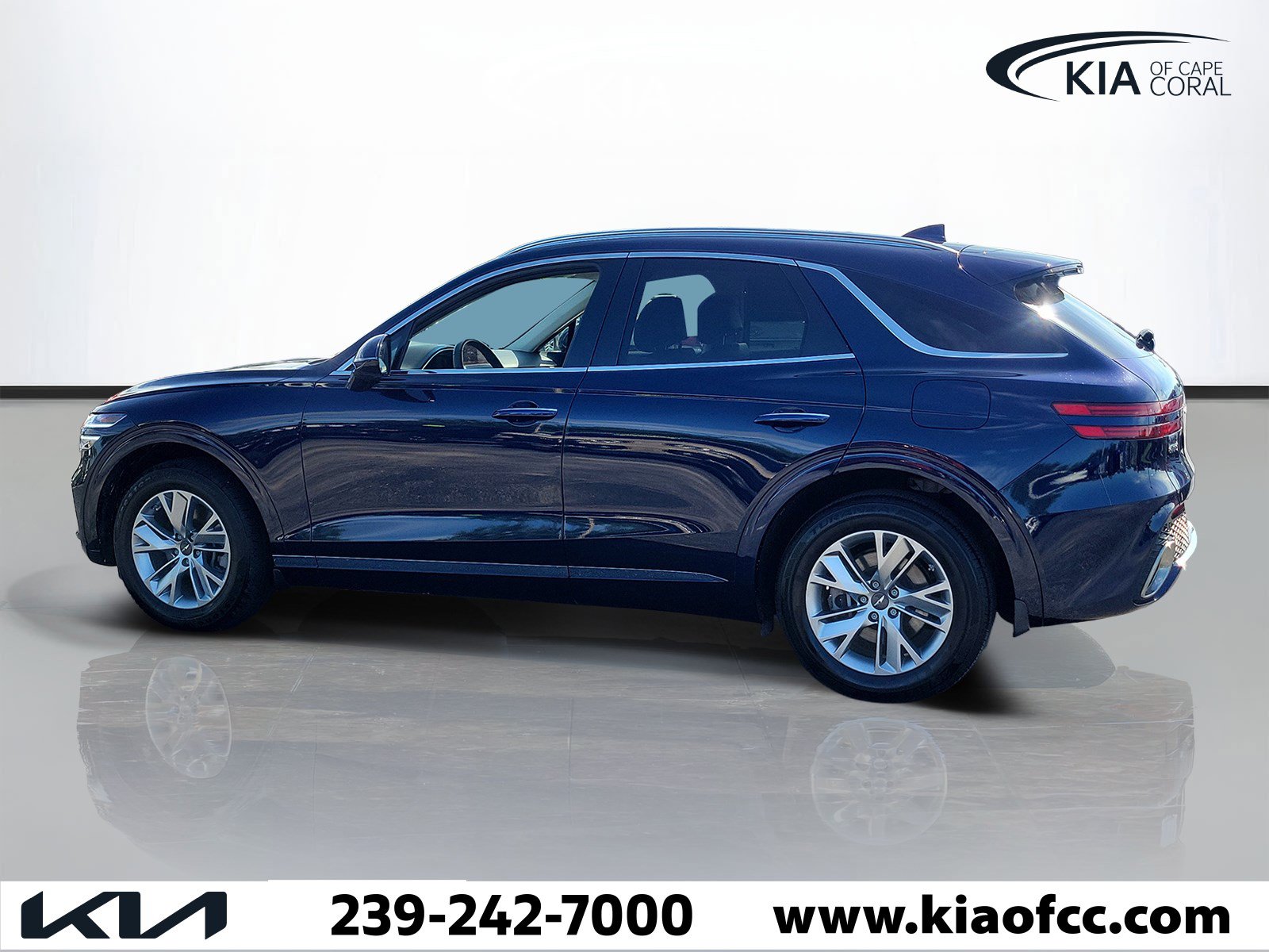 Used 2023 Genesis GV70 2.5T AWD/4WD image 3